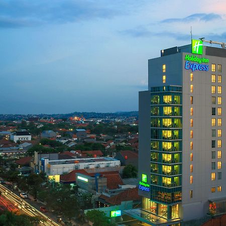 Holiday Inn Express Semarang Simpang Lima By Ihg Экстерьер фото