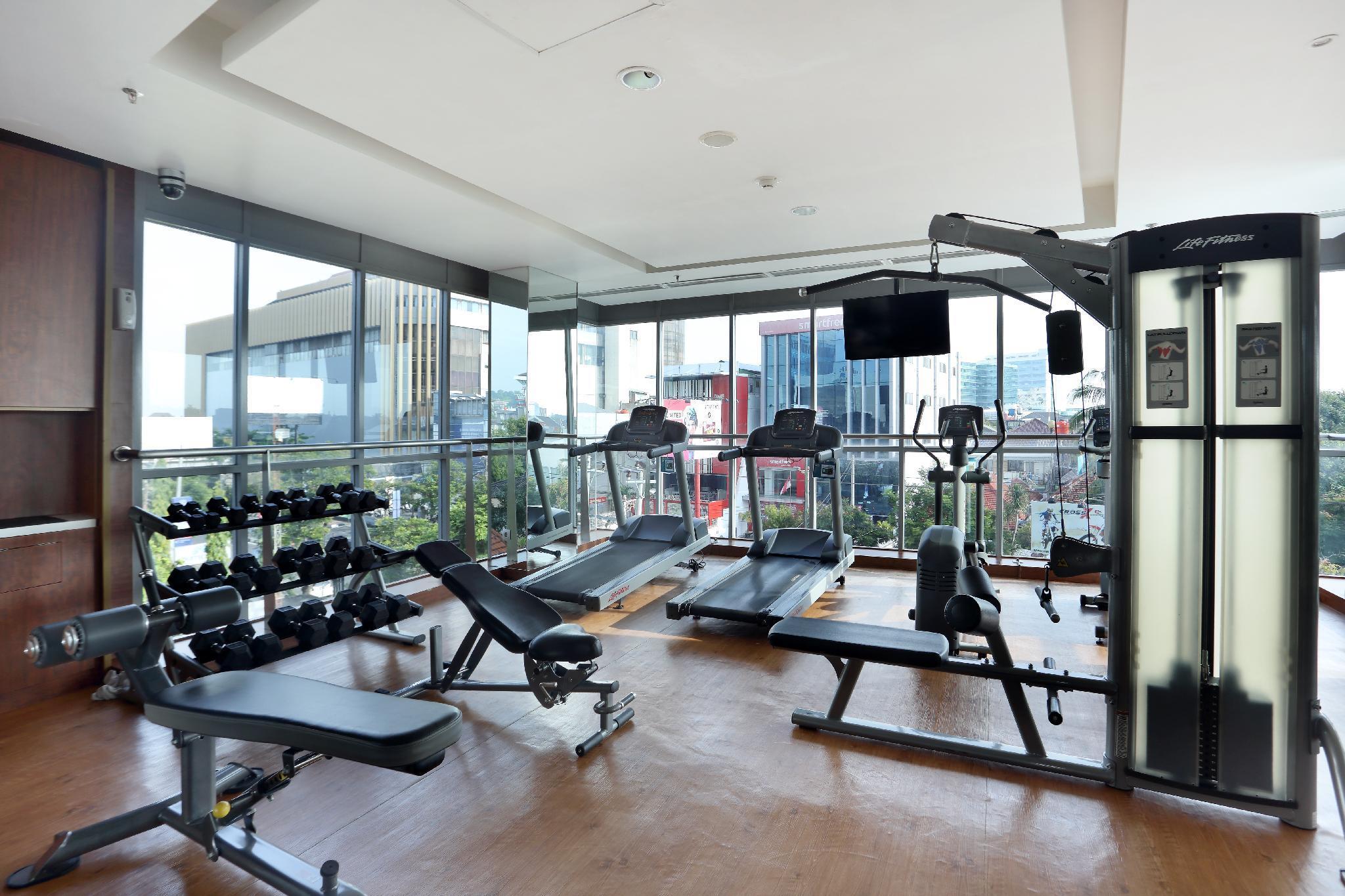 Holiday Inn Express Semarang Simpang Lima By Ihg Экстерьер фото
