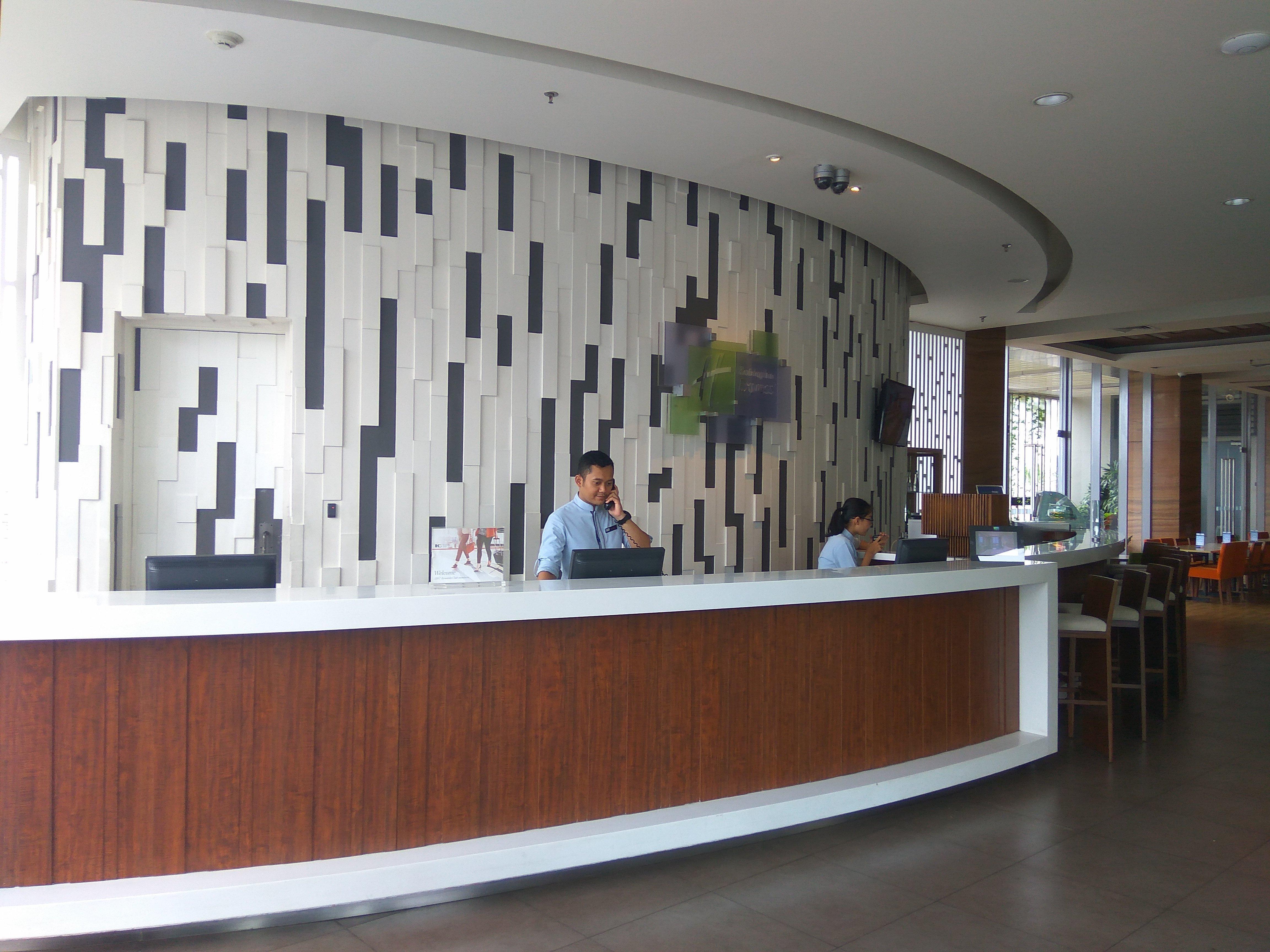 Holiday Inn Express Semarang Simpang Lima, An Ihg Hotel Экстерьер фото